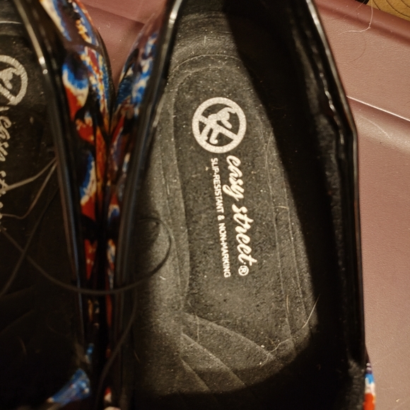 Easy Street Nursing Shoes - Picture 2 of 3